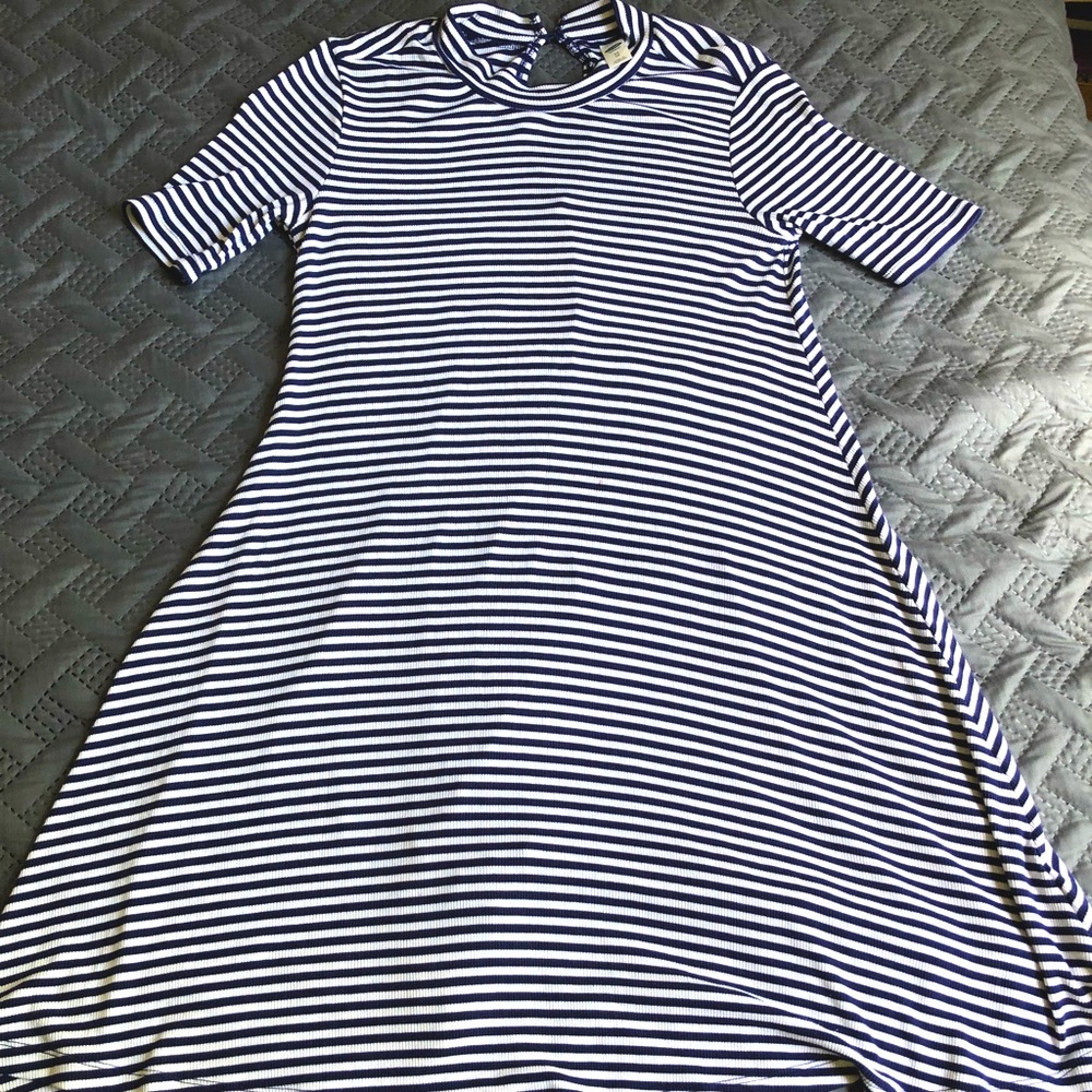 Old Navy Blue & White Striped Dress 👗🤍